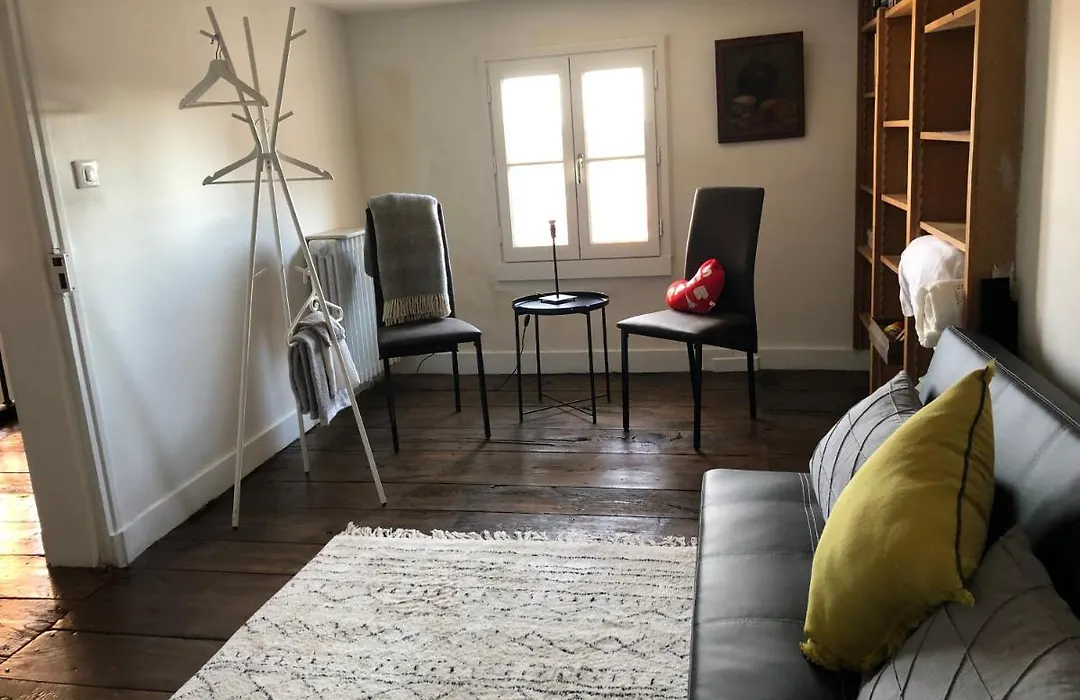 Beautifully Renovated Rooms On Place New York-1